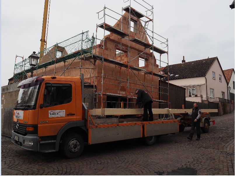 zimmerei-volz-kommt?cs=5af56cf54ed5d4715a09c10090c355509795e2d2c96036d3c8993d37609faf682a14fef1ad3fae219da89ca38f9cb1b996e54d67df1aeb9046c55dac5b4f29ae&derivate=usage%3Dposter