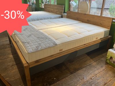 Ausstellungstück Massivholzbett von dormiente in 180x200 cm bei Fischers NeuArt im Angebot 