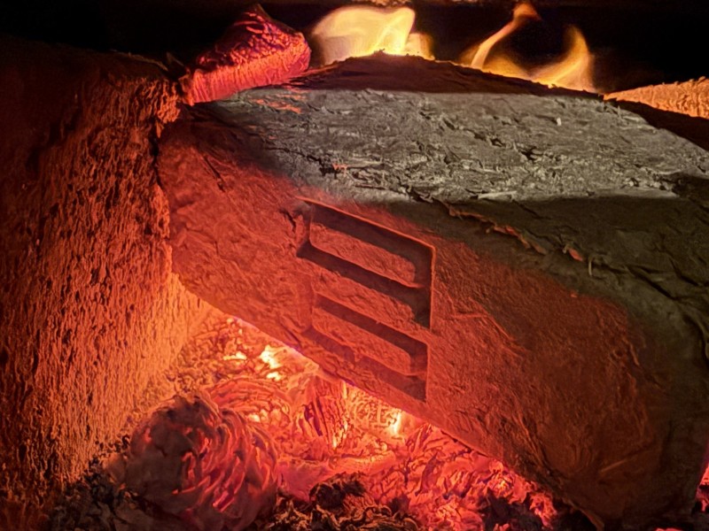 Duftende Hartholzbriketts von Berg & Berg schenken im Winter zusätzliche Wärme Hartholzbriketts von Berg & Berg verbrennen langsam im Ofen